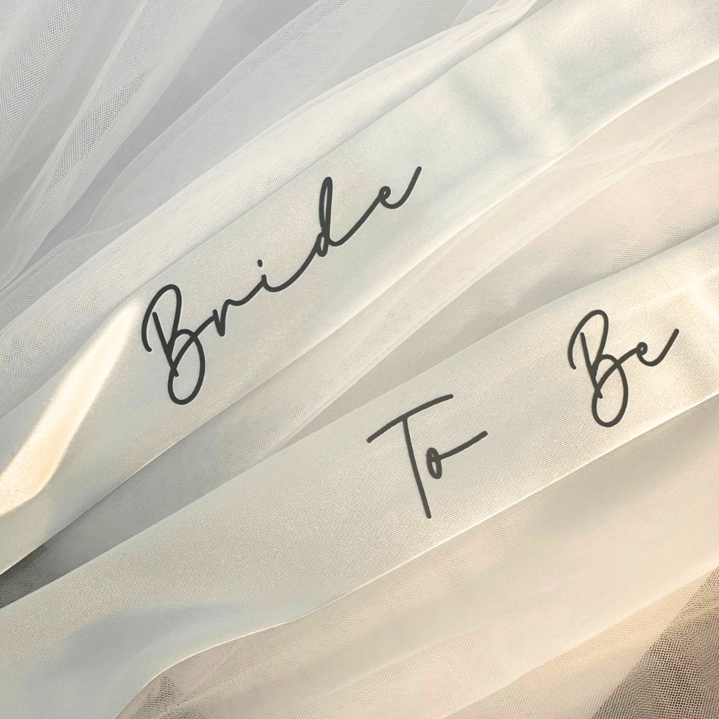 Bride To Be' Bow & Veil