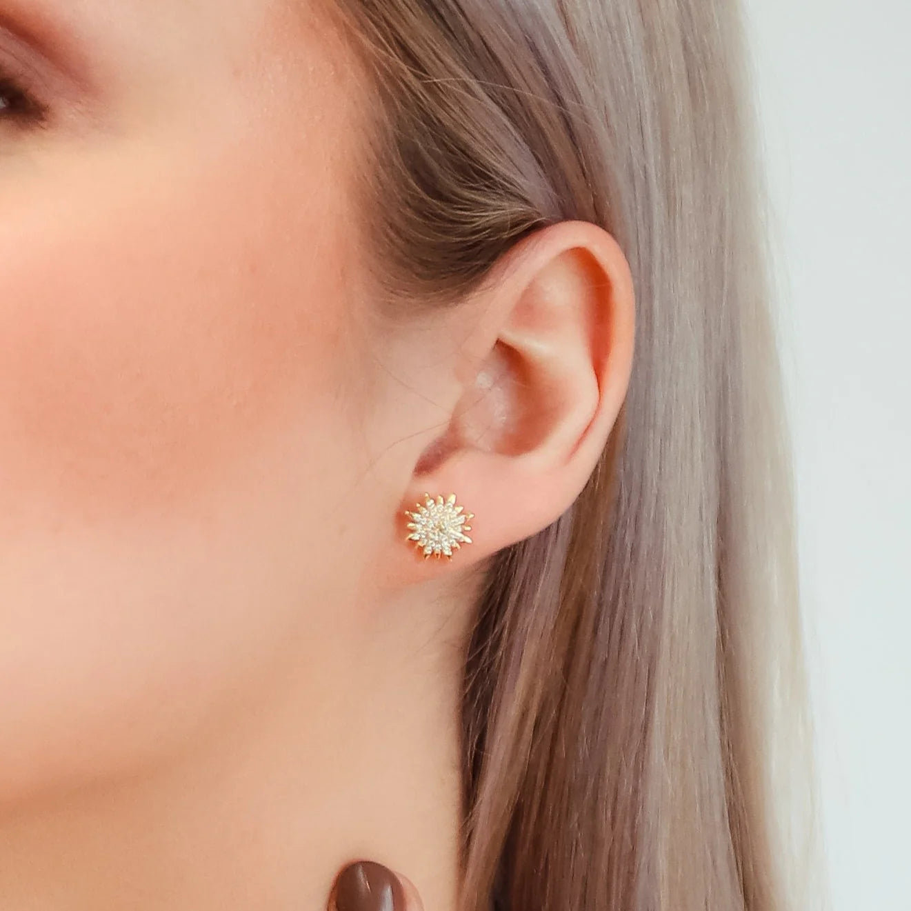 Rhea Starburst Stud Earrings - Gold
