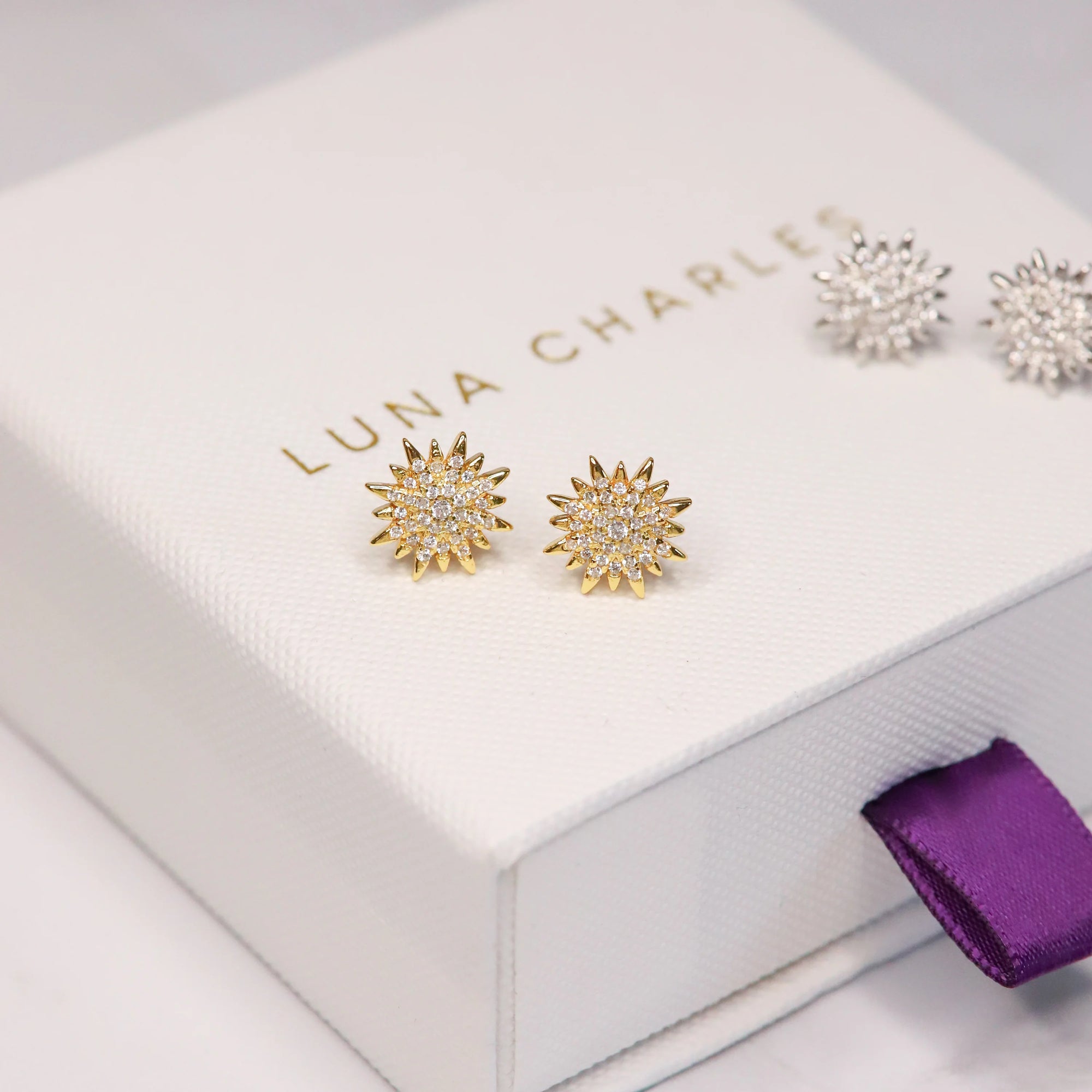 Rhea Starburst Stud Earrings - Gold